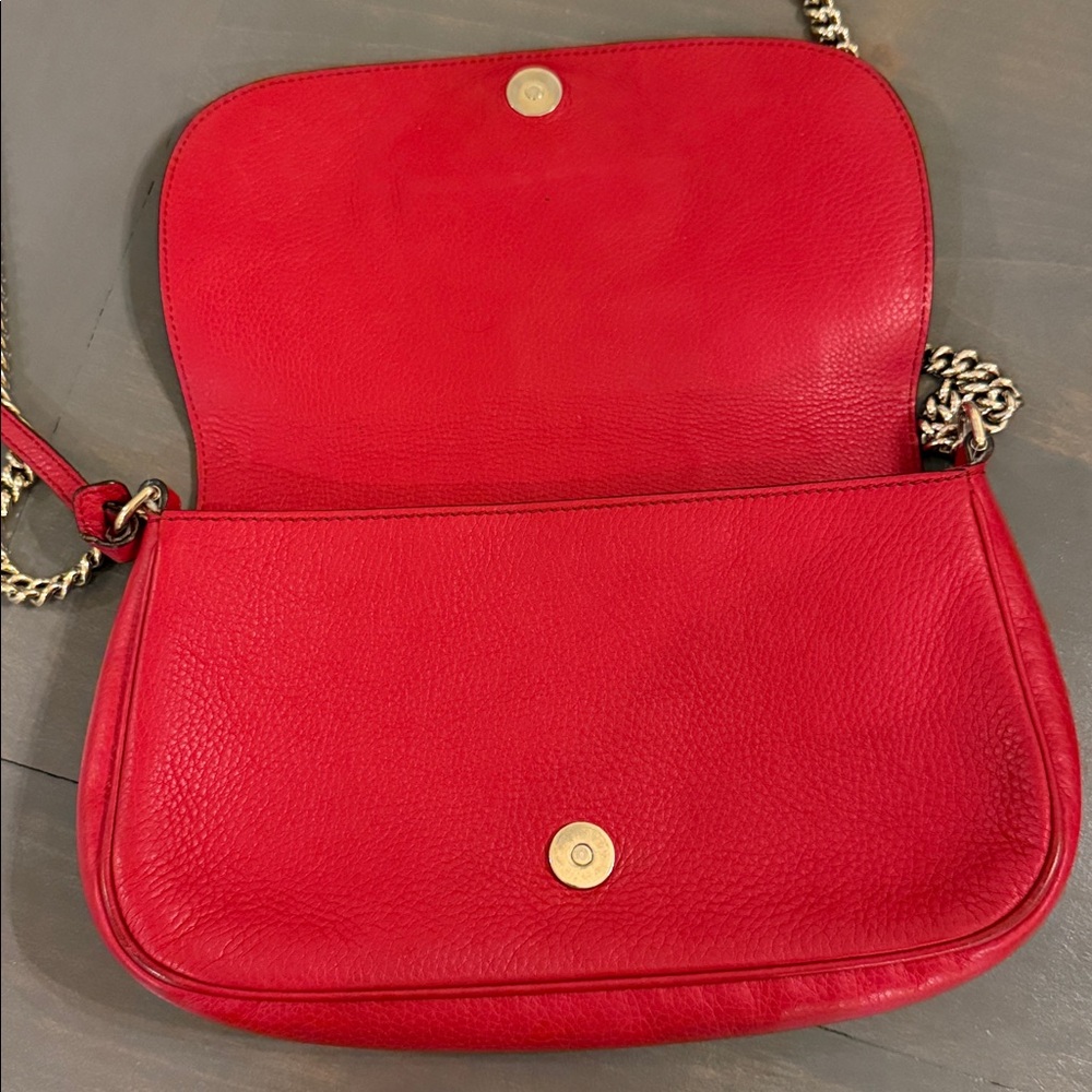 Gucci Scarlet Leather OTS Bag with Gold Chain - Picture 3 of 17